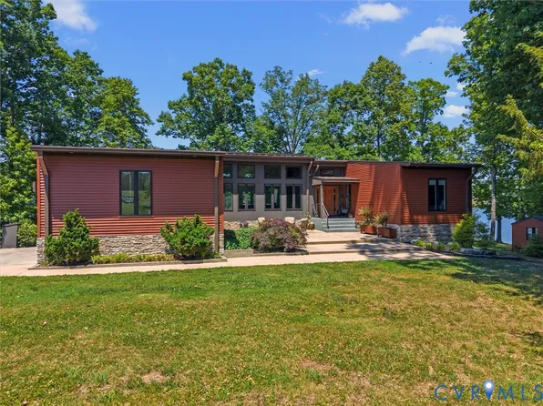 3601 Leonards Ln, Sutherland, VA 23885