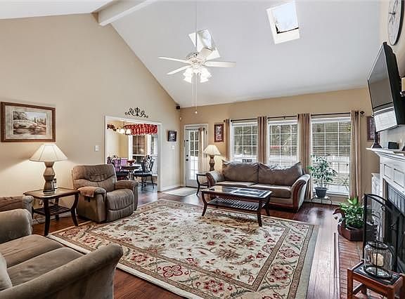 4th image of 453 Parlange Dr