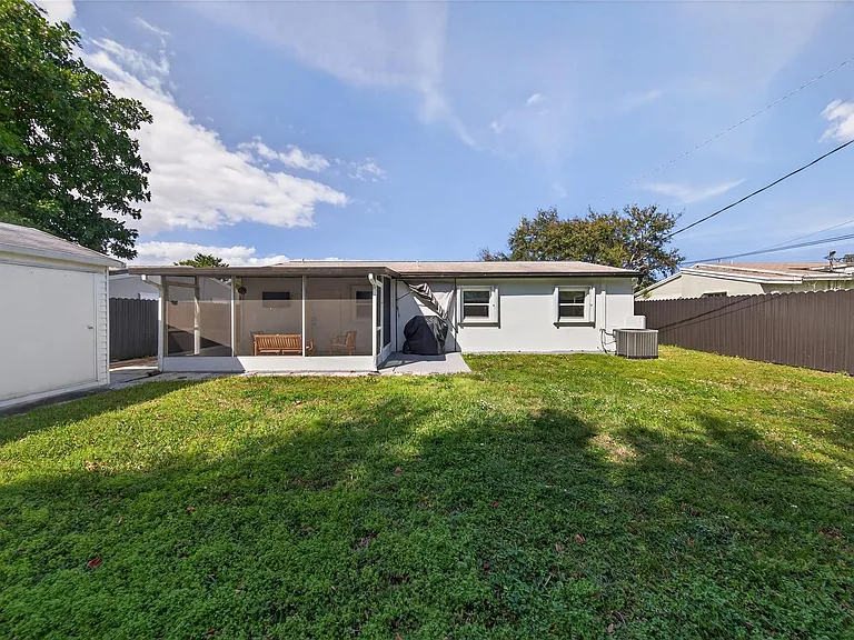 540 NE 59th Ct — Photo 12