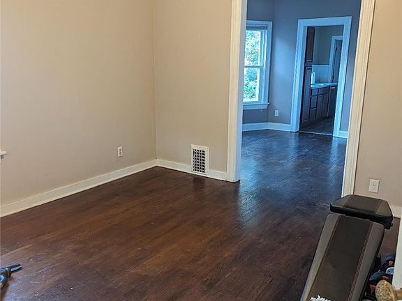 5th image of 7.5-8.5 Donlon St #5