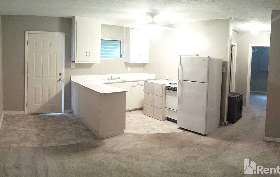 1st image of 414 W 8th Ave