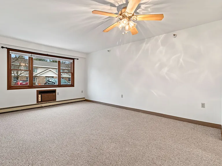 Hickory Drive and Pinecrest Apartments — Photo 31