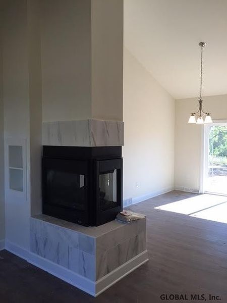 4th image of 242 BROOKWOOD Road