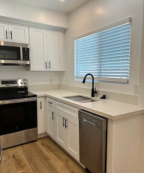 140 W Hyde Park Blvd #3/4 — Photo 12