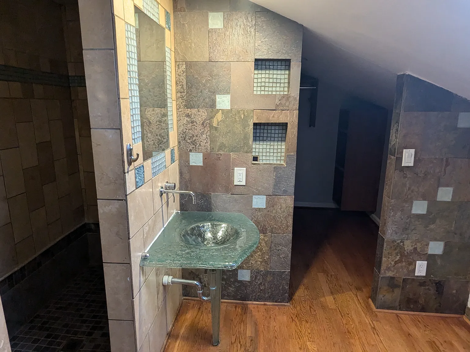 4 bed, 3.5 bath, 2280 sqft, $3,200 — Photo 3