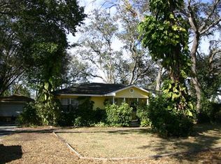 657 W Seminole Ave, Eustis, FL 32726