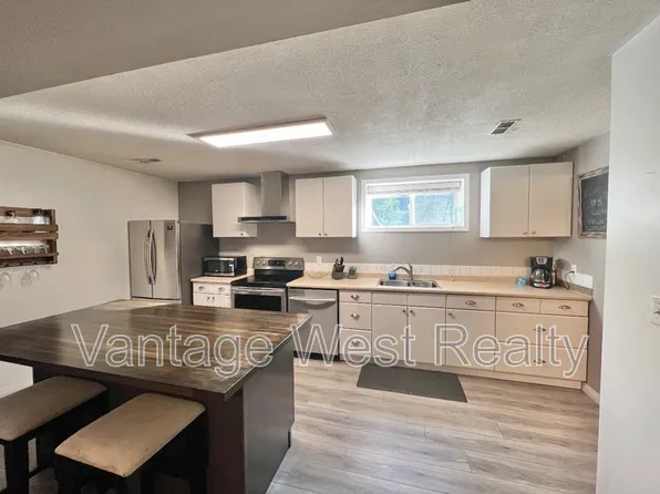 210B Dell Rd, Kelowna, BC