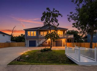 613 Oakdale St, Shoreacres, TX 77571