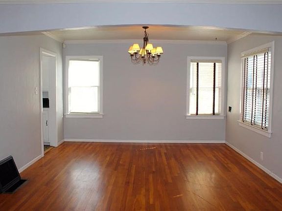 3rd image of 2028 N Palm Ave