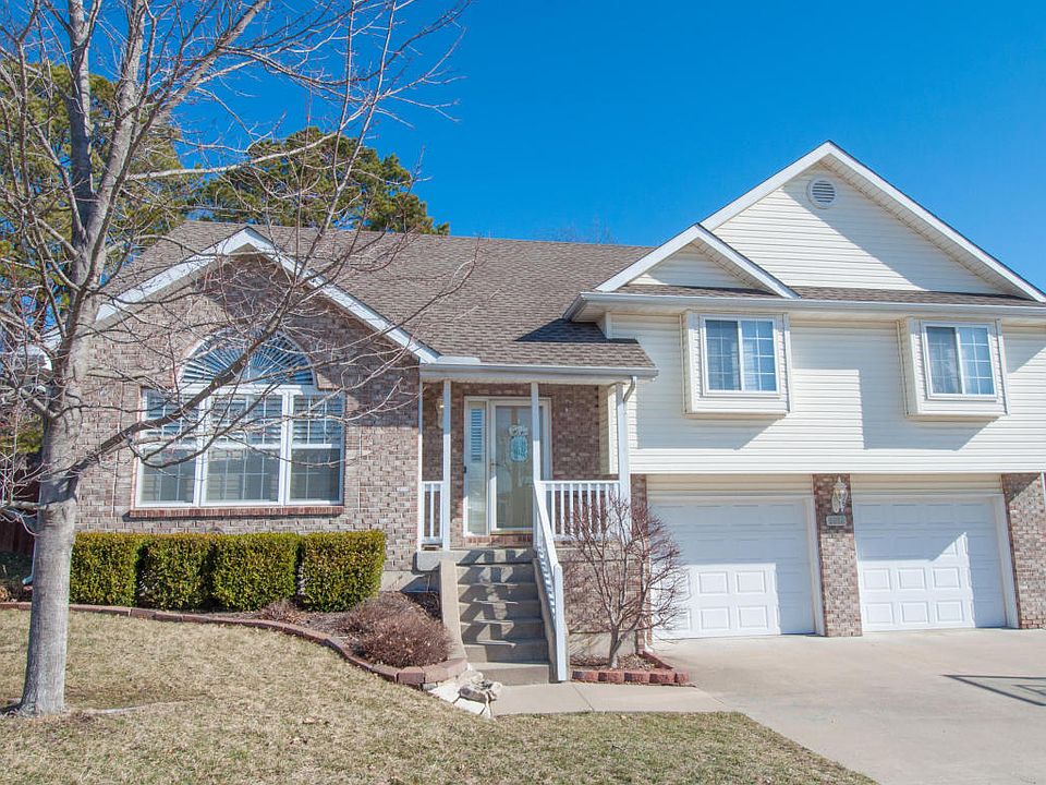 2nd image of 3011 Abbeywood Dr