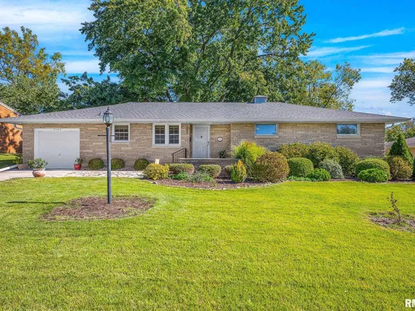 5104 N Bevalon Pl, Peoria, IL 61614