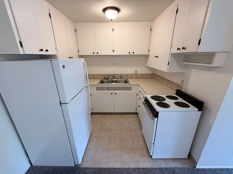 2600-2628 NW Tyler Ave — Photo 17