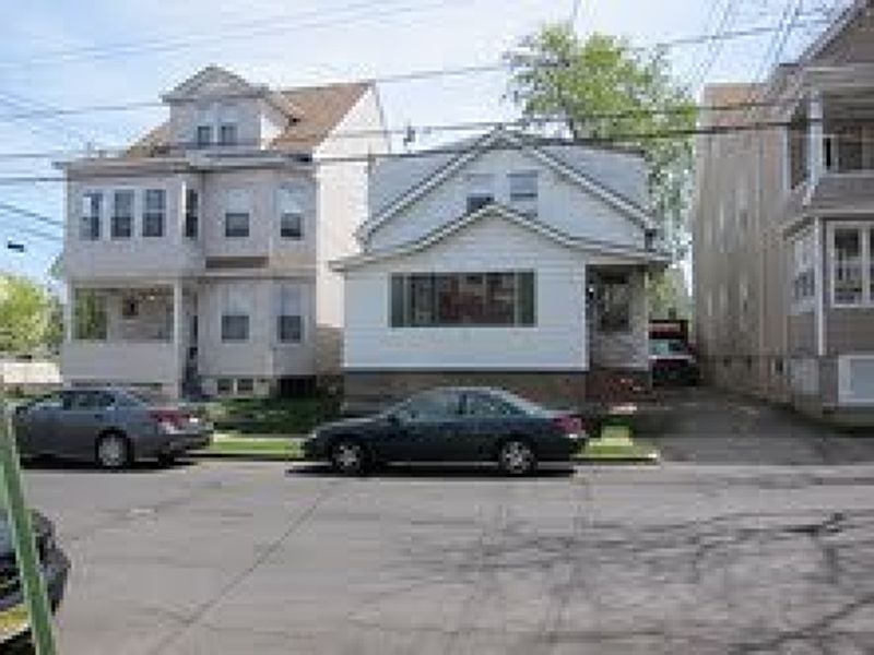 2nd image of 252 N 9th St