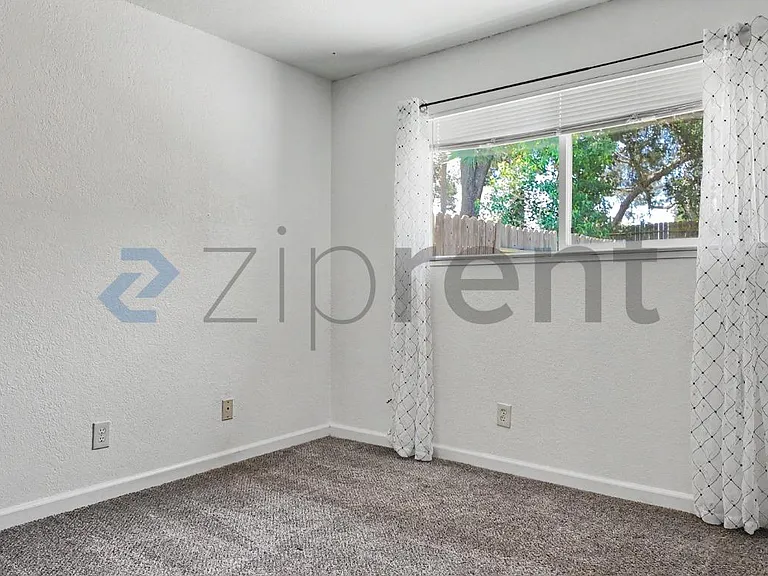 1812 Cirby Way #B — Photo 16