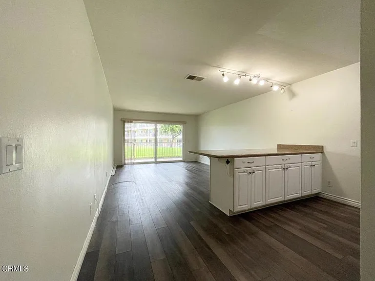 669 Reef Cir — Photo 3