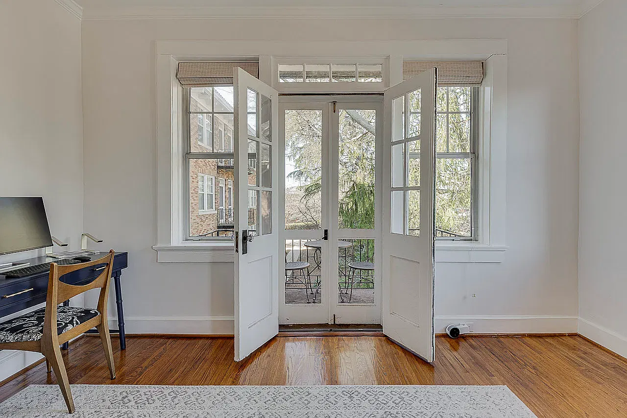 1 bed, 900 sqft, $1,800 — Photo 3