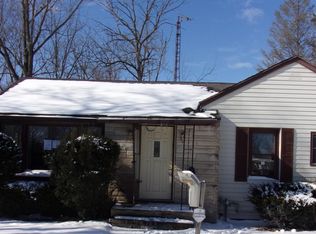 511 S Lincoln Ave, Three Rivers, MI 49093