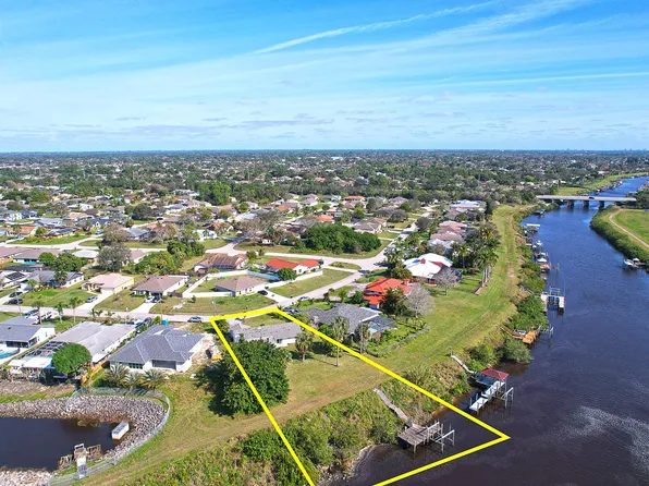 2674 SW Monterrey Lane, Port St Lucie, FL 34953