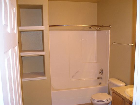 4th image of 533 N Campbell St