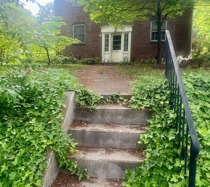 1st image of 546 Circle Dr APT 4