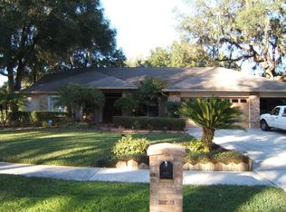 1410 Waterwood Dr, Lutz, FL 33559