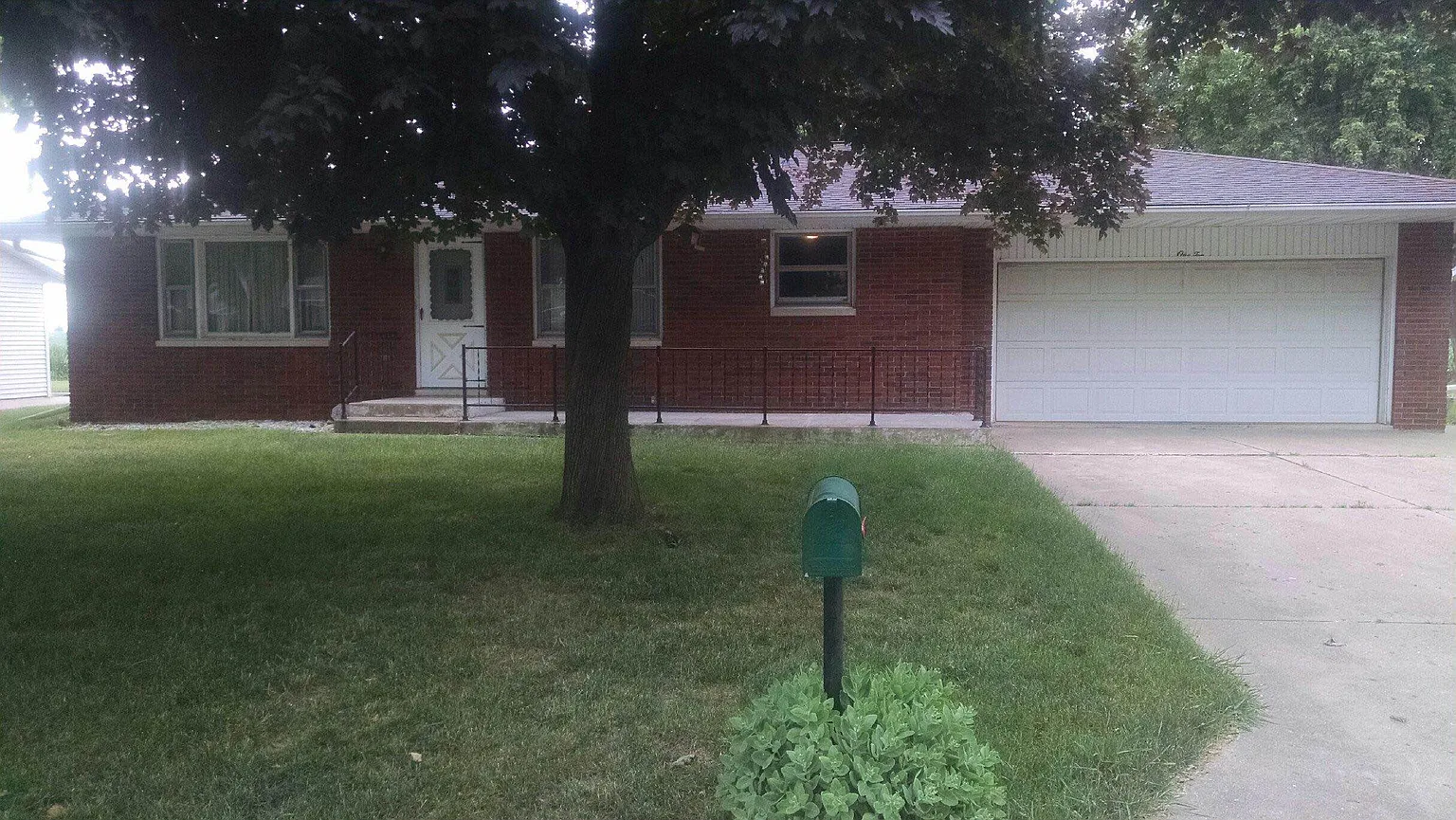 110 Heritage Ln photo 1