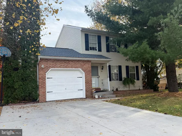 21 Abbotts Dr, Abbottstown, PA 17301