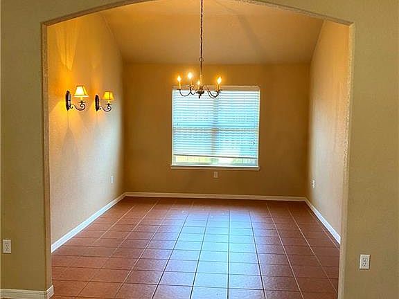 2nd image of 2403 Merle Dr