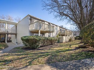 1935 Gardiner Ln APT G98, Louisville, KY 40205
