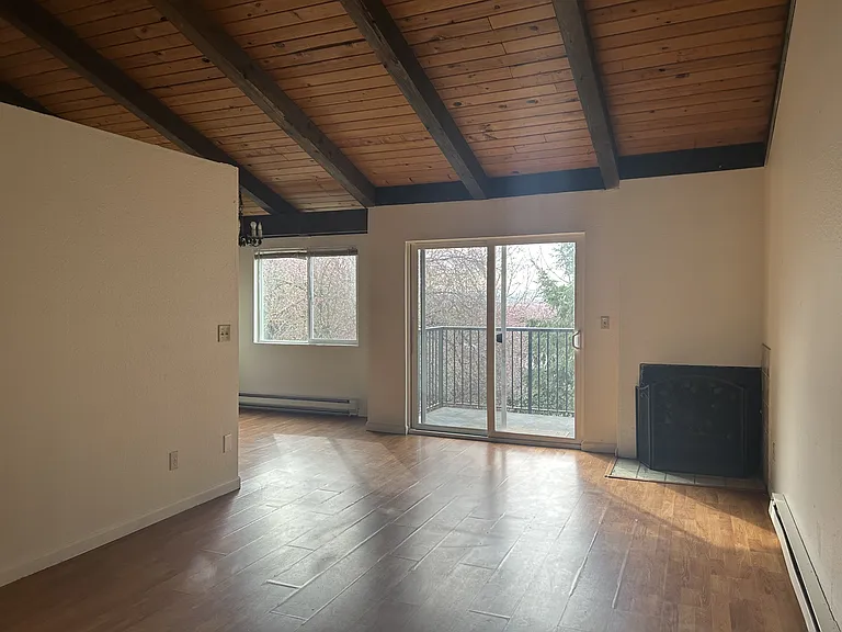 15280 Macadam Rd S #E303 — Photo 3