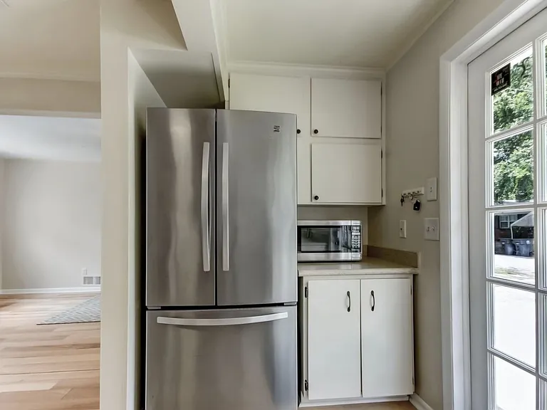 1604 Charon Rd — Photo 4