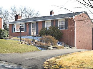 205 Wessex Hills Dr, Coraopolis, PA 15108