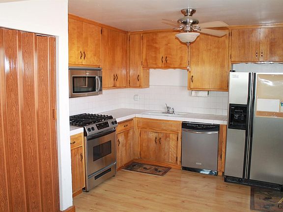 2nd image of 423 Helen Way