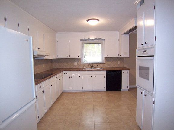 4th image of 1036 Manchester Dr