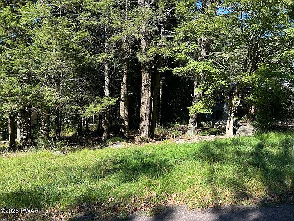 4th image of 271 N Gate Rd
