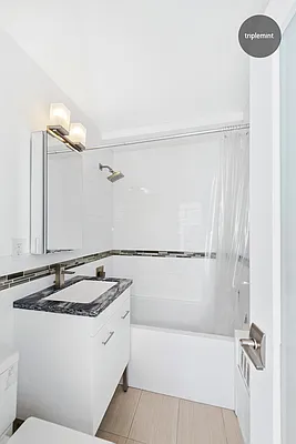 Sold by Triplemint | media 6