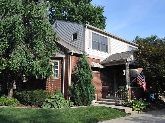 2nd image of 1655 Maynard Dr