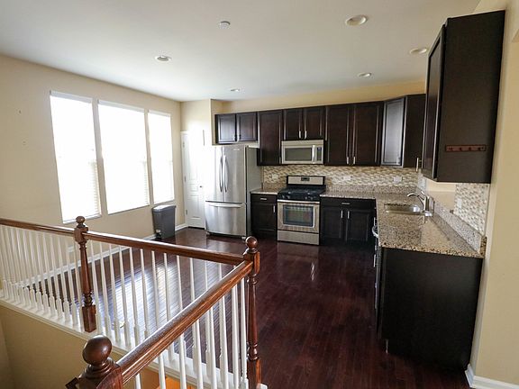 4th image of 3171 Coral Ln