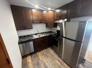 902 W Badger Rd APT 8, Madison, WI 53713