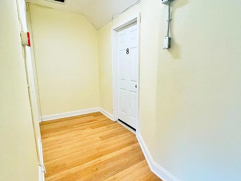 621 S Adams St — Photo 3