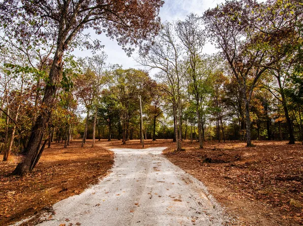 5437 Reynolds Rd, Columbia, TN 38401