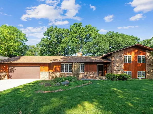 2351 5th St, East Moline, IL 61244