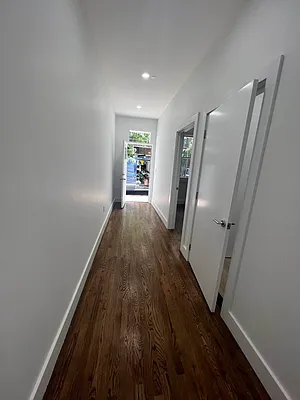 Rented by Delmark Realty LLC | media 7