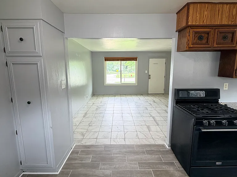 133 W Briarcliff Rd — Photo 12