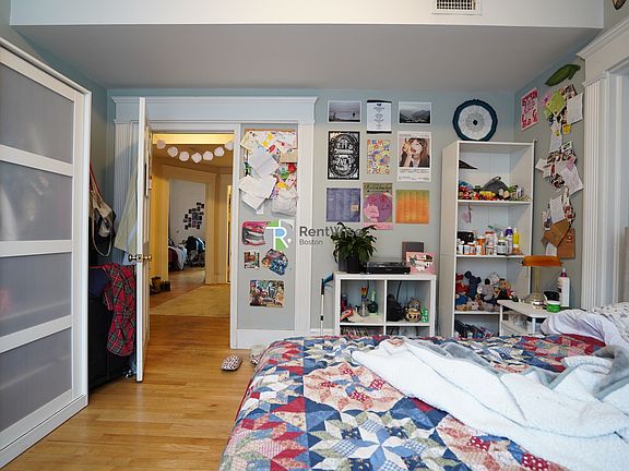 4th image of 10 Foster St #2