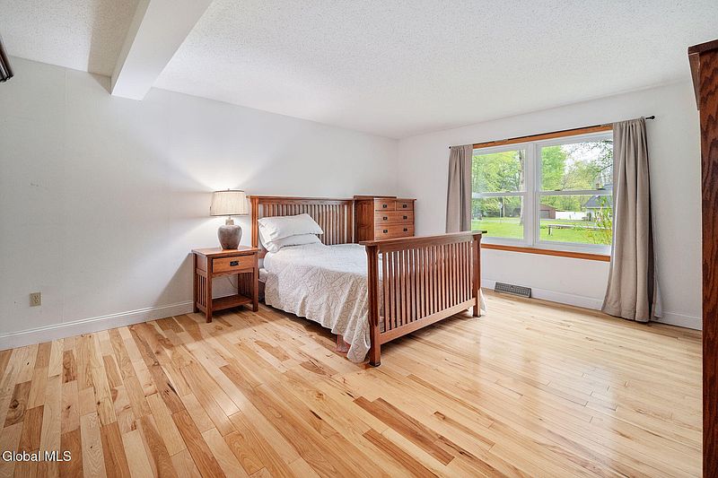 5th image of 1129 Meadowdale Road