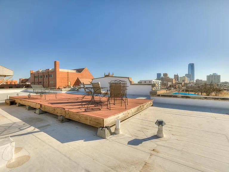 1209 N Harvey Ave #303 — Photo 21