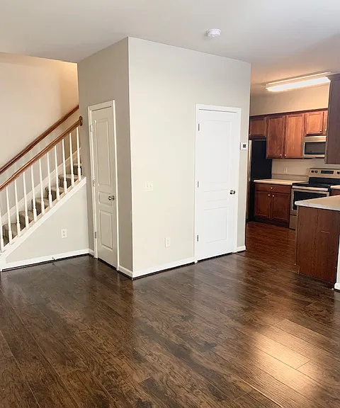 2189 Oakland Grove Pl — Photo 3