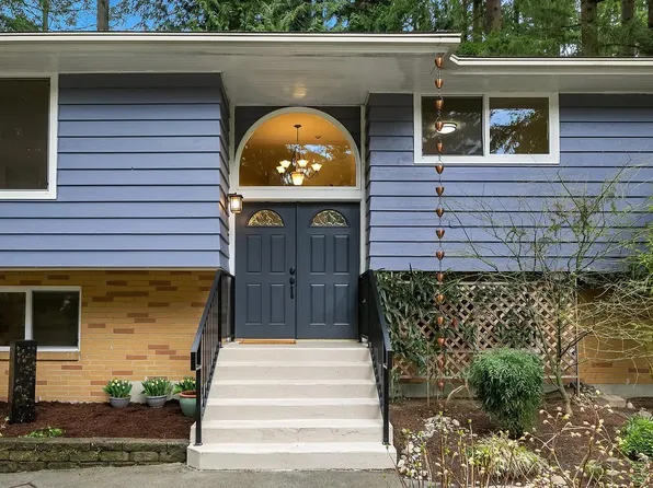 12030 NE 144th St #1, Kirkland, WA 98034