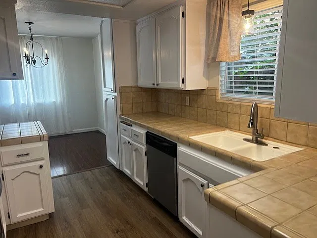 3 bed, 2.5 bath, 1744 sqft, $2,495 — Photo 4